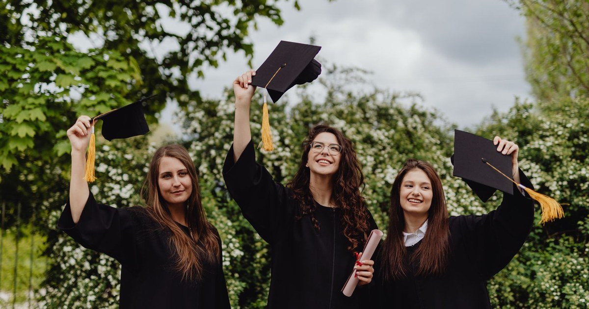 University of Ottawa Scholarships: More than 75 scholarships exclusively for Telfer BCom students