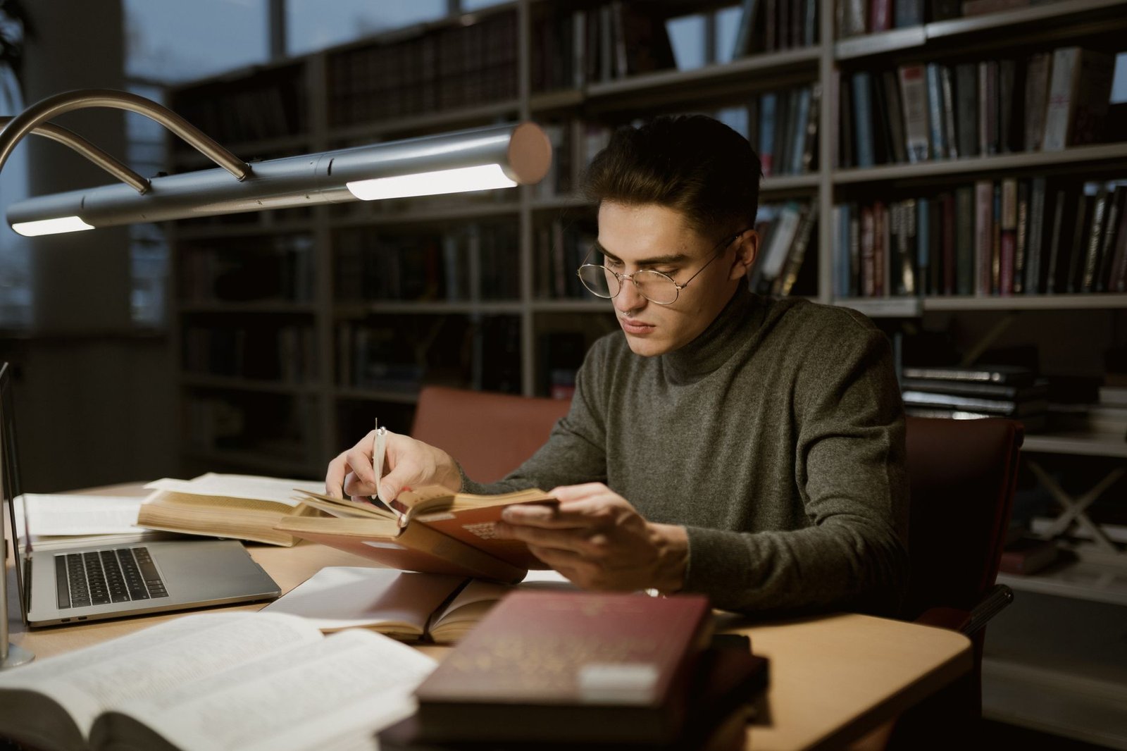 University of Ottawa Scholarships and Awards Program