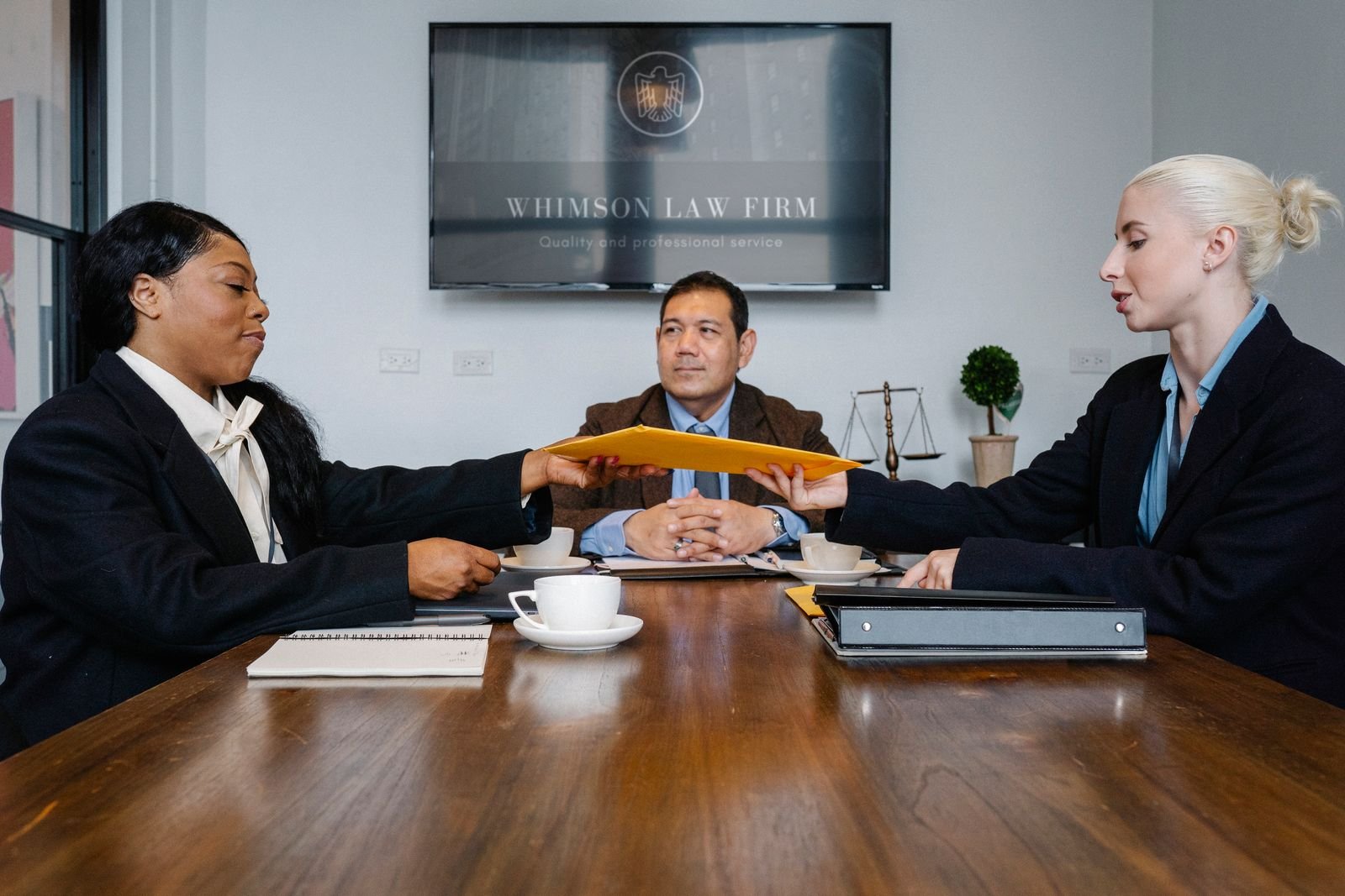 Business Insights Series: Legal Essentials – 5 Tips for Business Success
