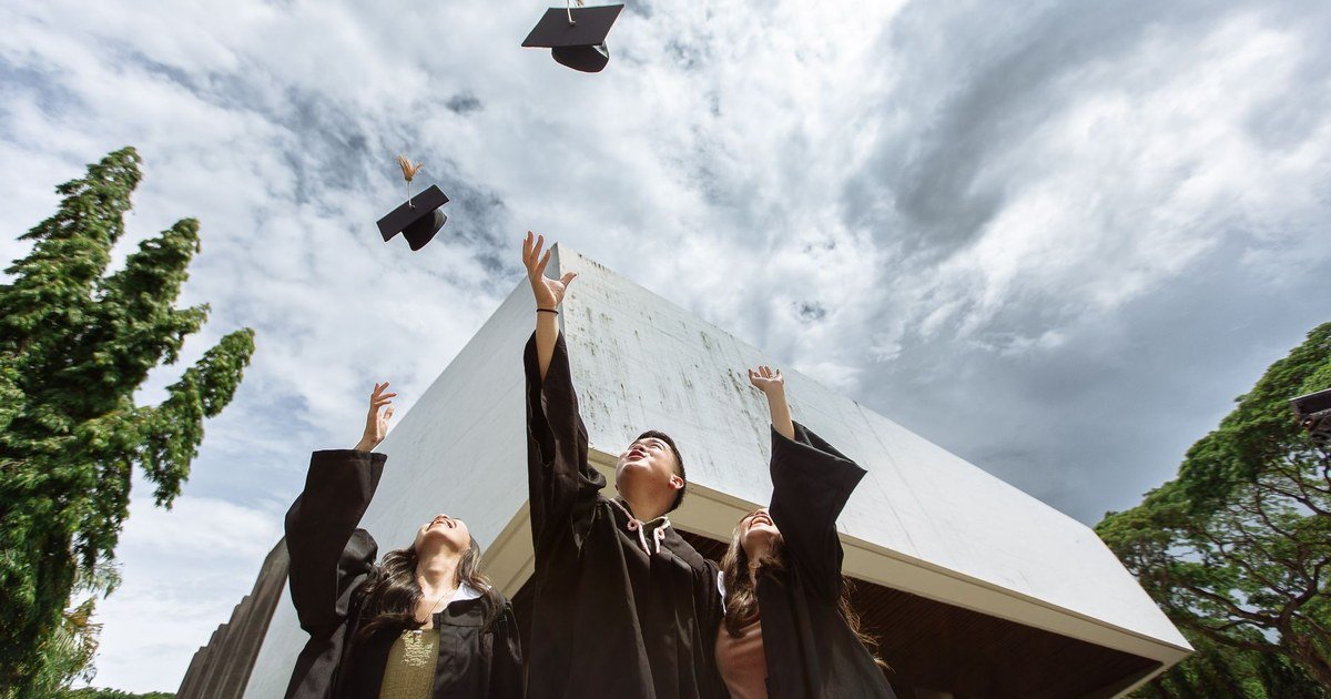 CFA Program Student Scholarship for Rotman Commerce